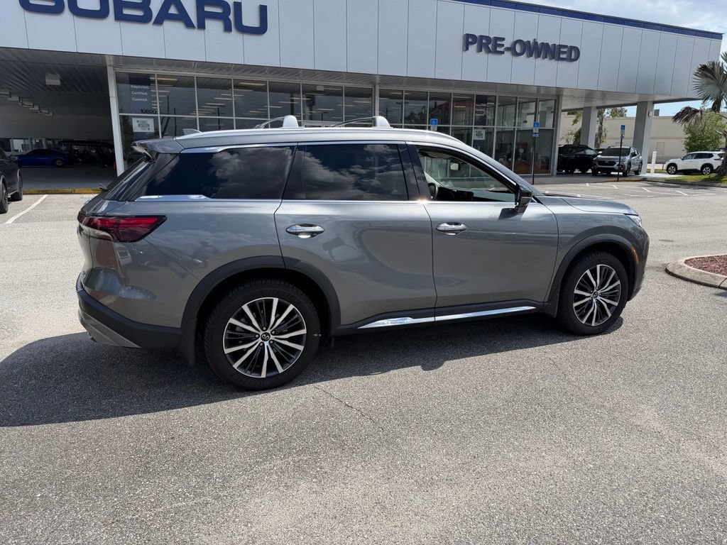 Used 2023 INFINITI QX60 Sensory w/ Vision Package FWD image 3