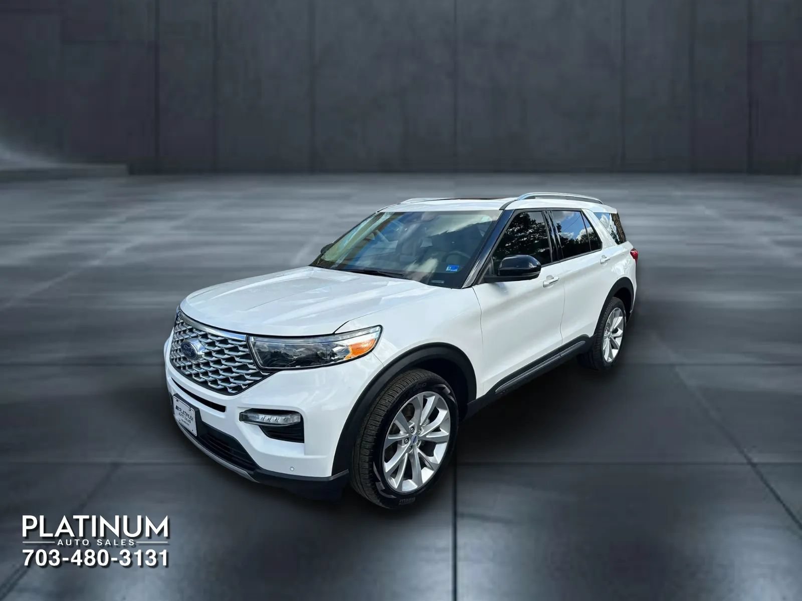 Used 2023 Ford Explorer Platinum w/ Technology Package AWD/4WD image 6