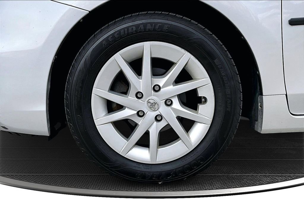 Used 2012 Toyota Prius V Three image 31