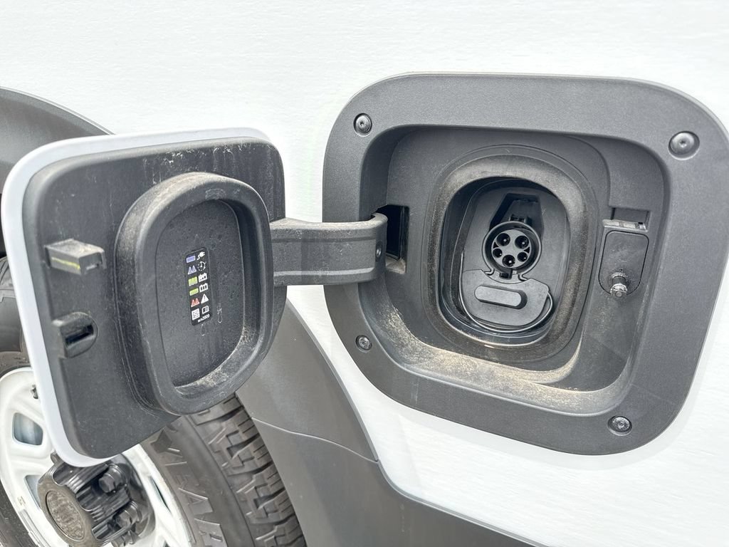 Used 2024 Chevrolet Brightdrop 600 w/ Battery Pack, Max Range AWD/4WD image 13