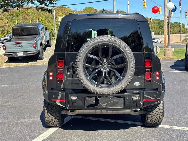 Used 2023 Land Rover Defender 110 X-Dynamic SE image 4