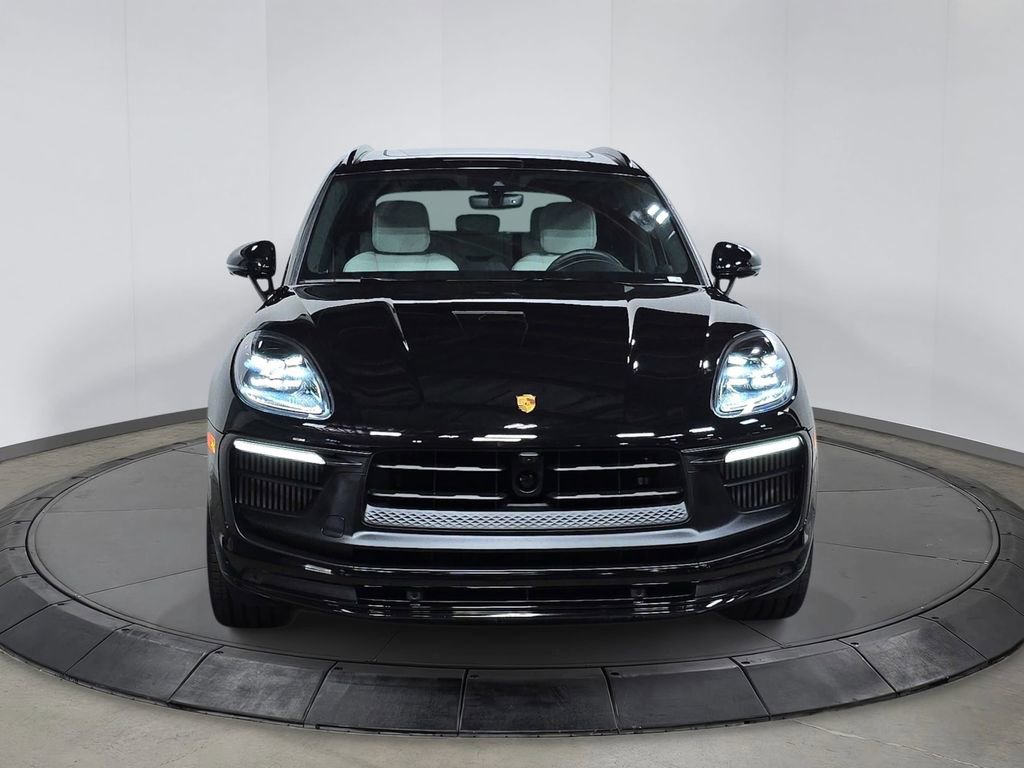 Certified 2026 Porsche Macan GTS image 10