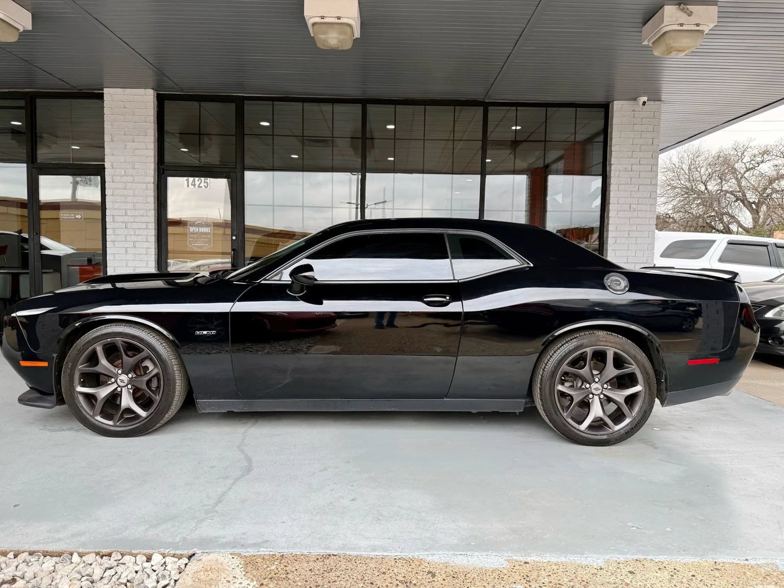 Used 2019 Dodge Challenger R/T RWD image 6