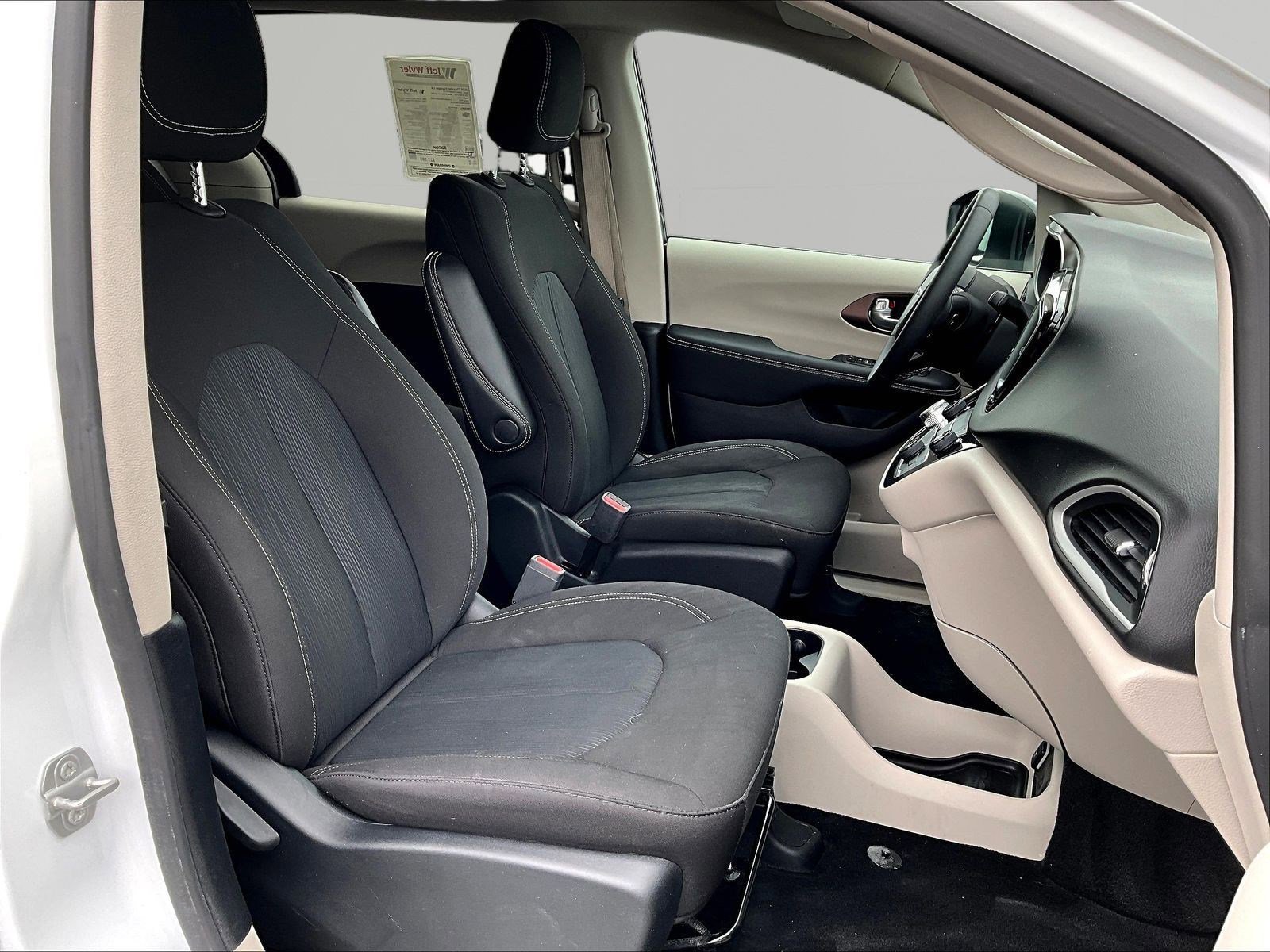 Used 2024 Chrysler Voyager LX FWD image 30
