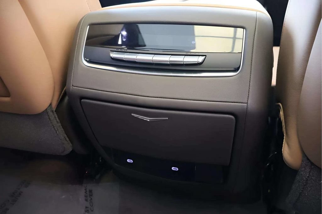 Used 2021 Cadillac Escalade Premium Luxury w/ Driver Assist Tech Package AWD/4WD image 25