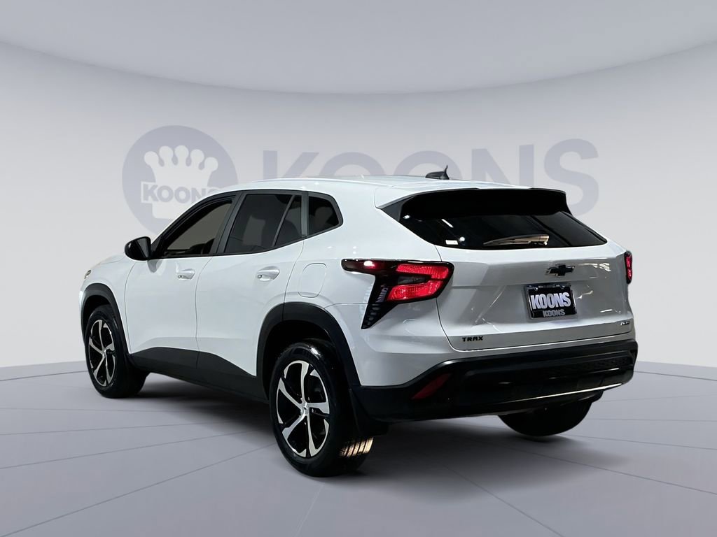 Used 2025 Chevrolet Trax RS w/ Driver Confidence Package image 14