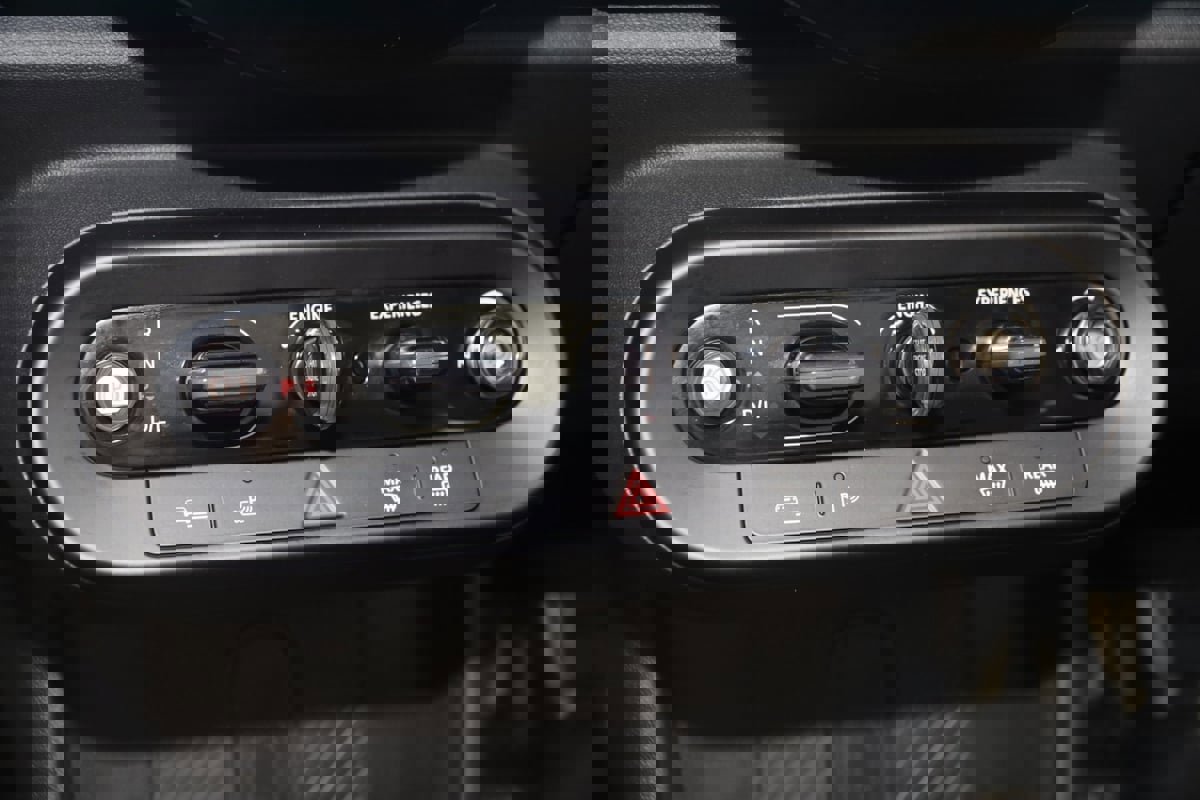 Used 2025 MINI Cooper S image 29