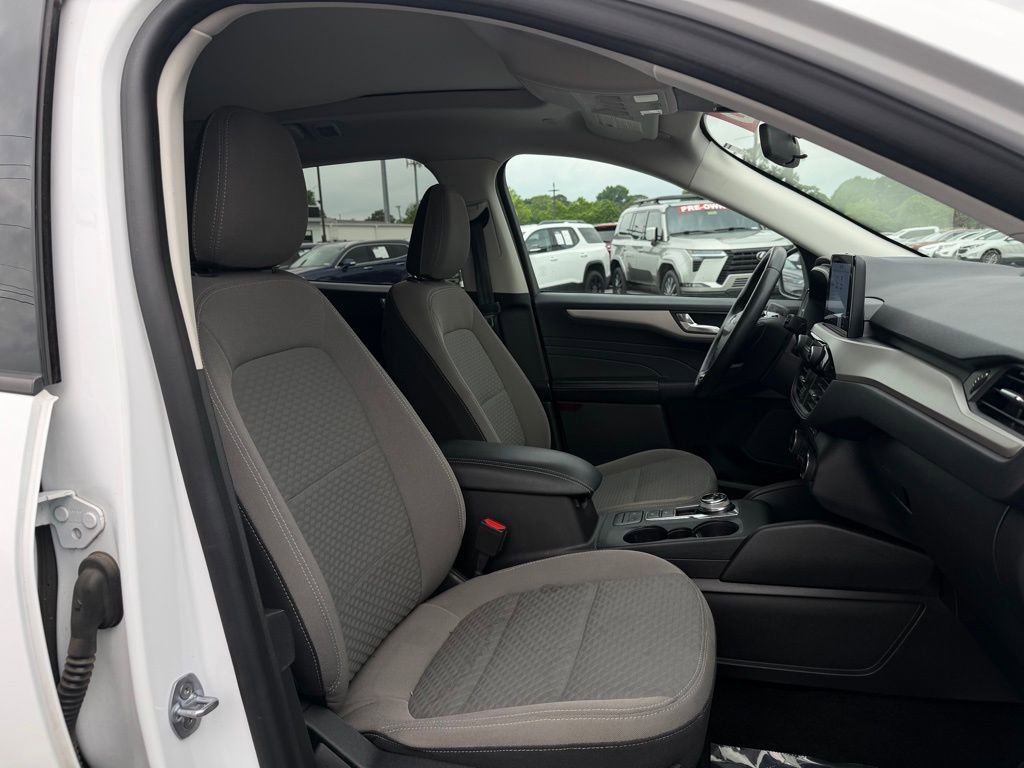 Used 2021 Ford Escape SE w/ Convenience Package FWD image 29