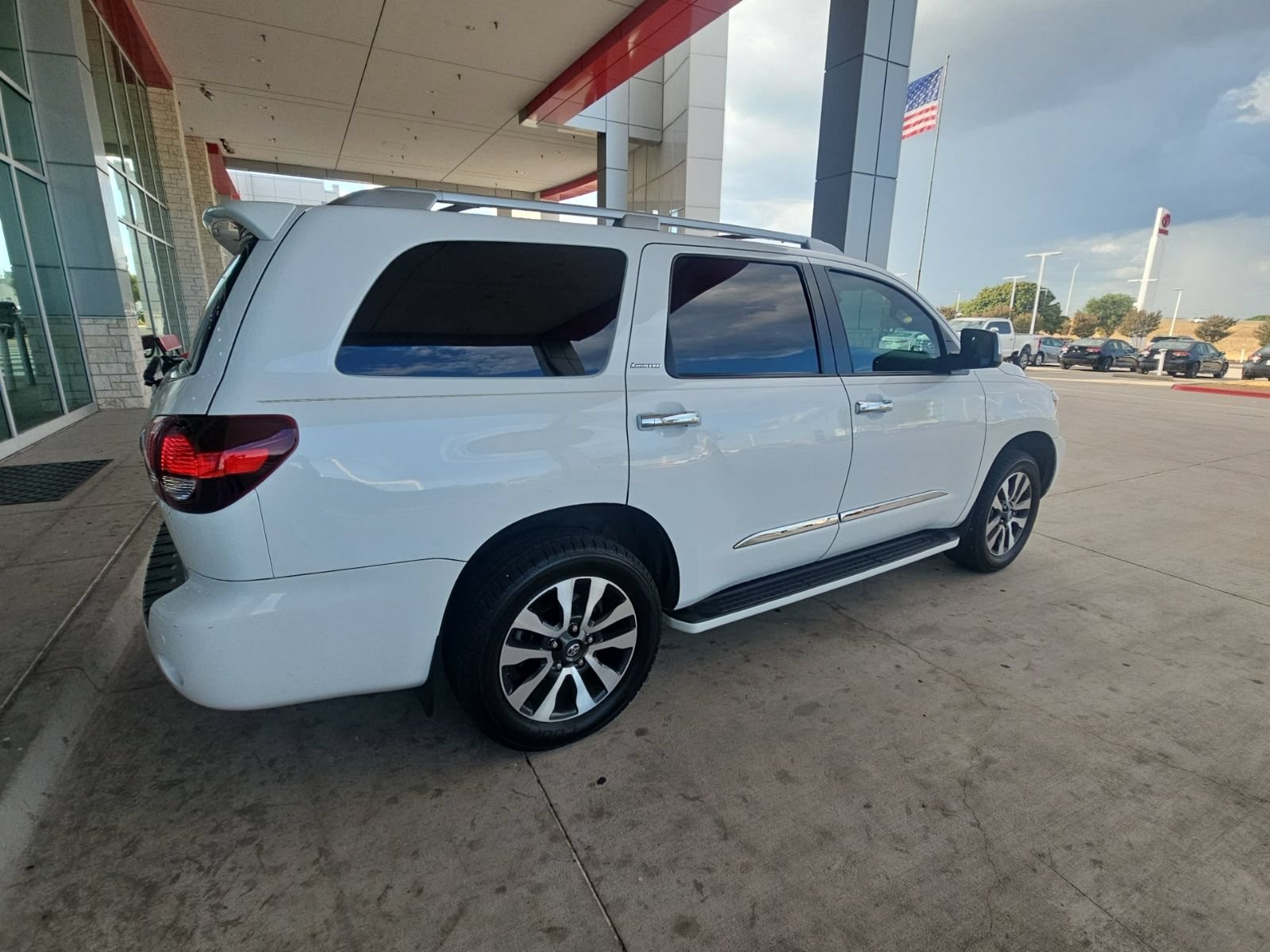 Used 2019 Toyota Sequoia Limited w/ Safety & Convenience Package RWD image 15