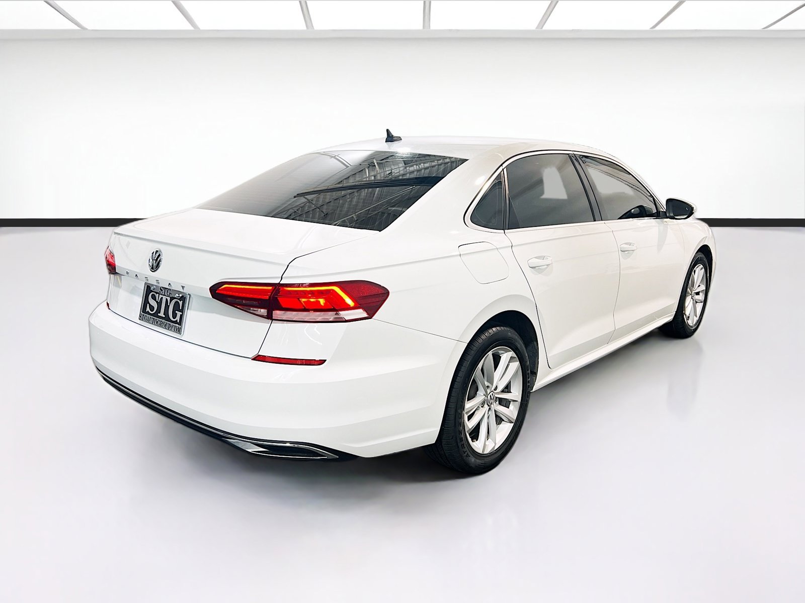 Used 2020 Volkswagen Passat 2.0T SE FWD image 4