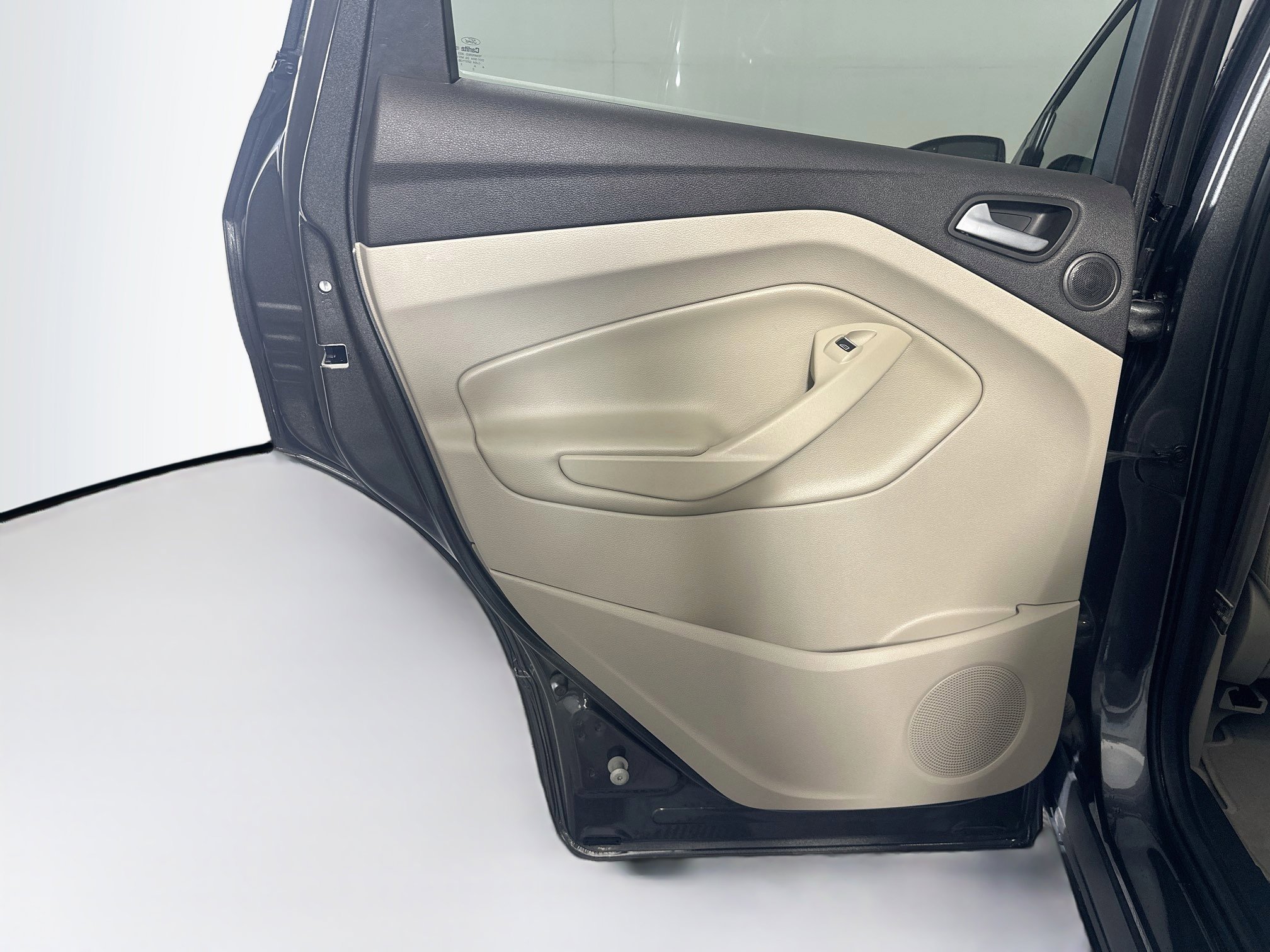 Used 2015 Ford Escape Titanium FWD image 25