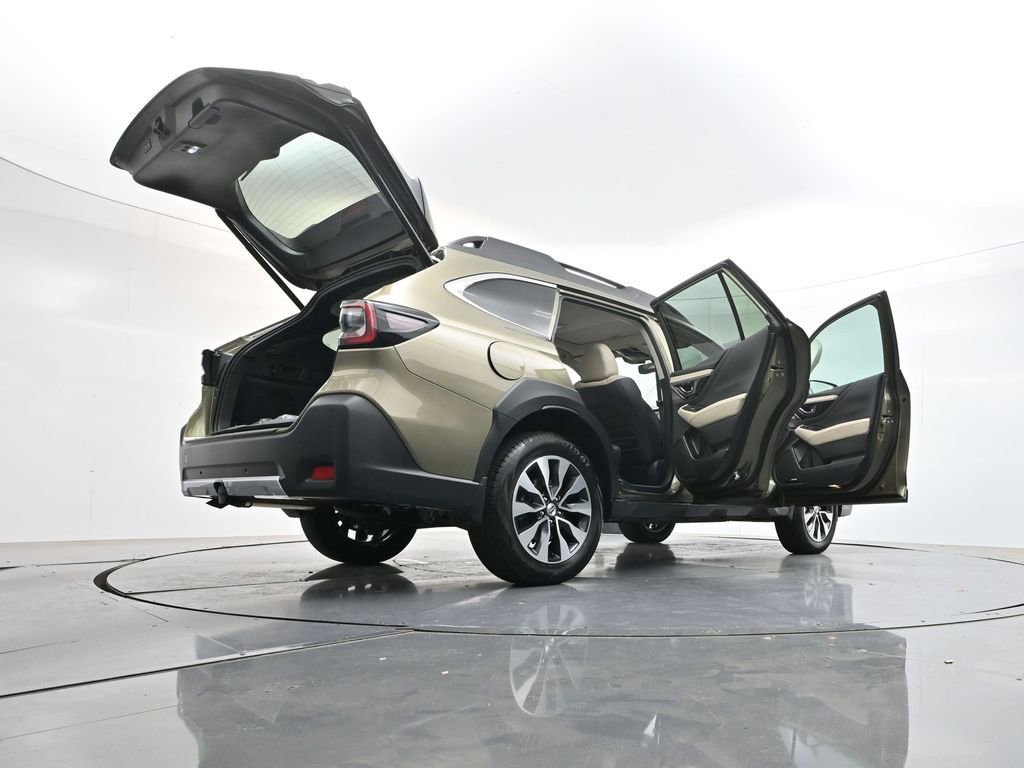 Used 2025 Subaru Outback Limited AWD/4WD image 46