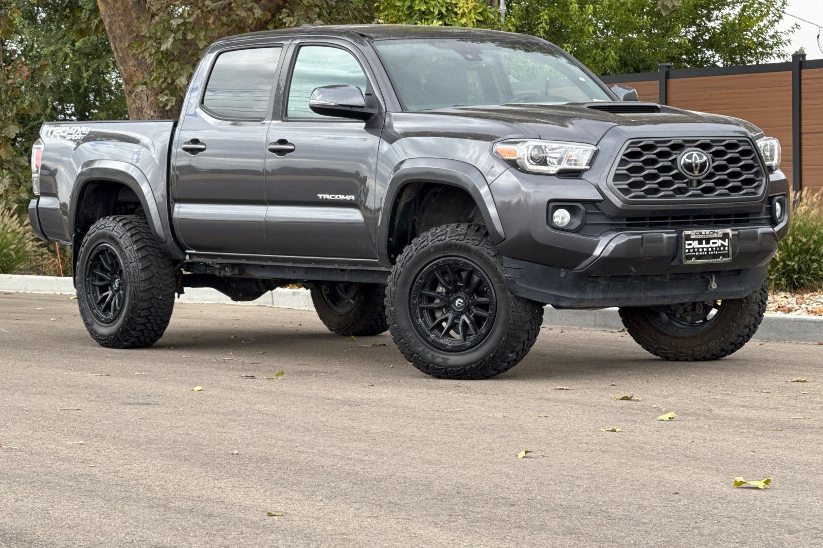 Used 2023 Toyota Tacoma TRD Sport AWD/4WD image 2