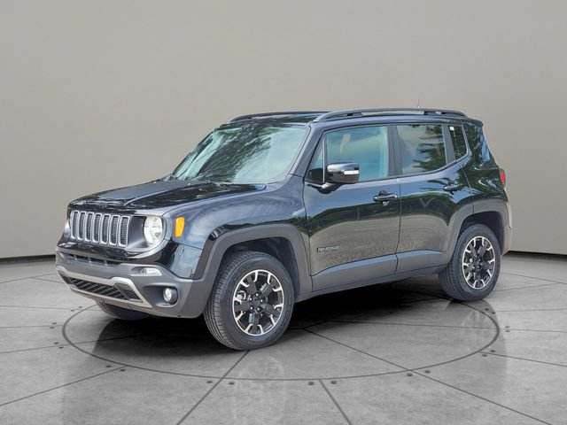 Certified 2023 Jeep Renegade Latitude AWD/4WD image 3