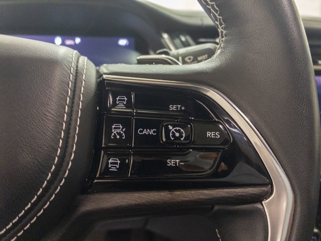 Used 2022 Jeep Grand Cherokee Overland image 27