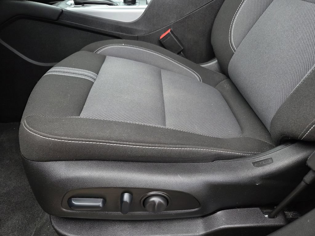 Used 2024 Chevrolet Blazer LT w/ Convenience Package FWD image 16
