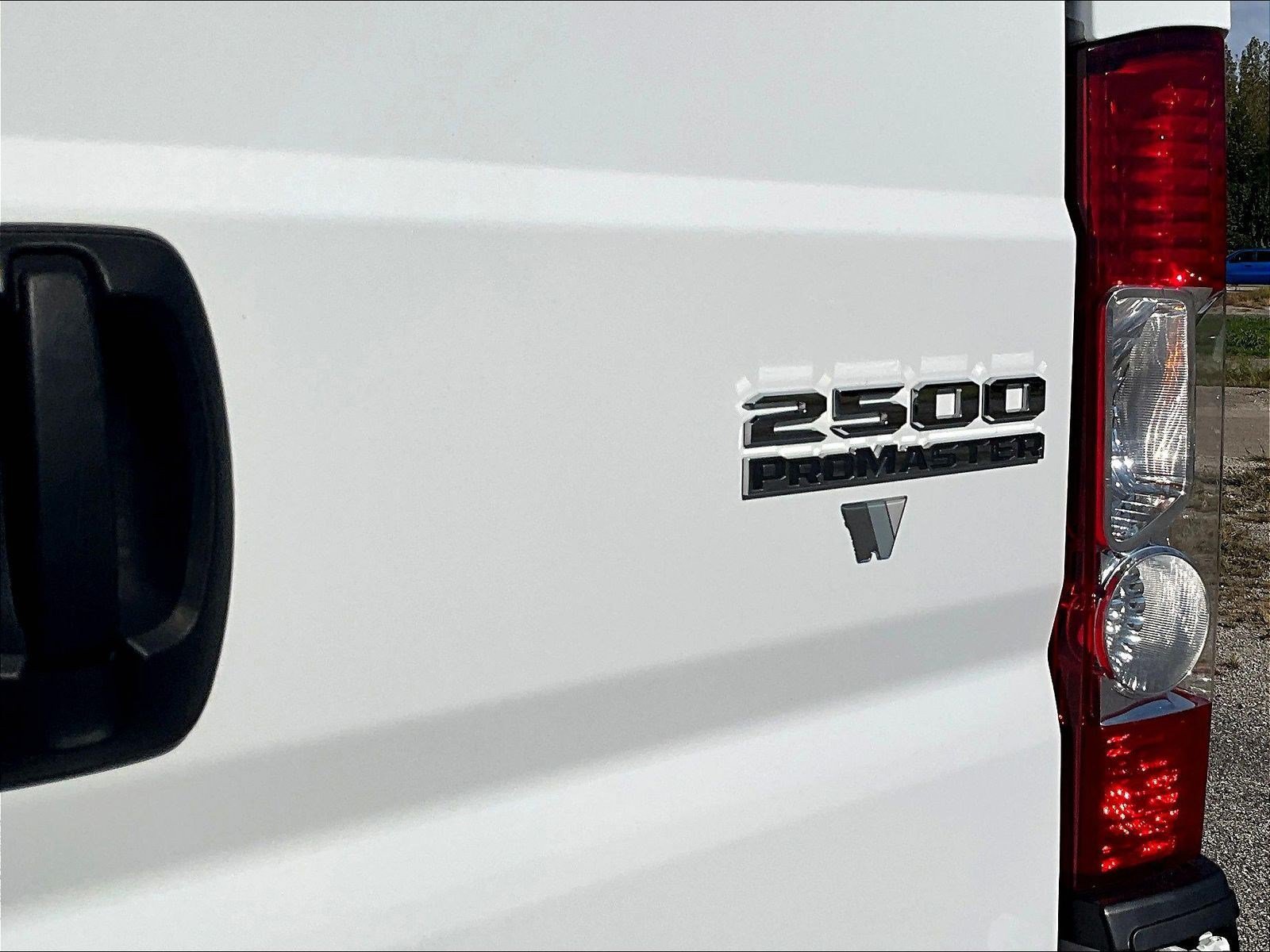 Used 2025 RAM ProMaster 2500 w/ Convenience Group FWD image 22