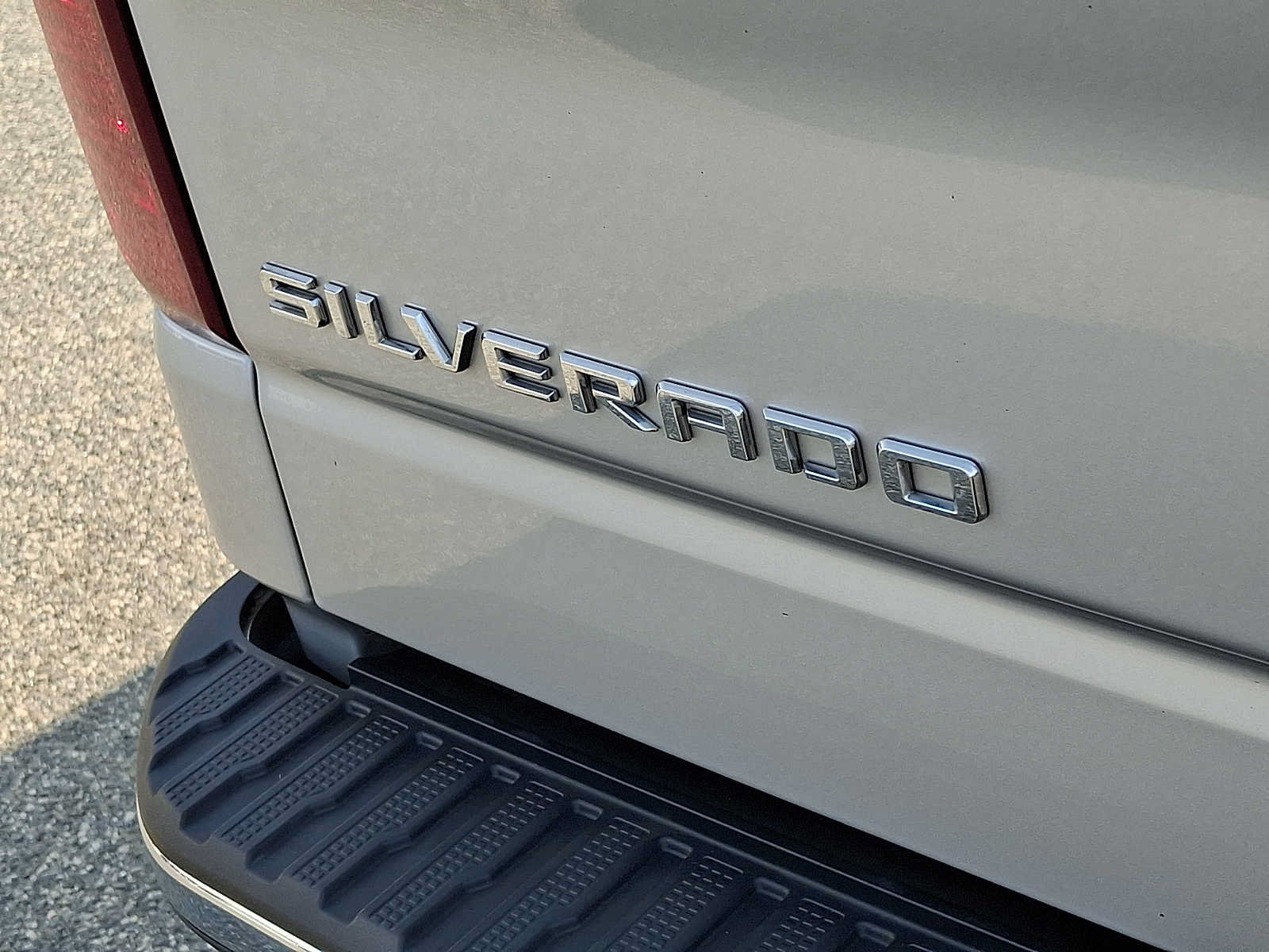 Certified 2022 Chevrolet Silverado 1500 LT w/ Safety Package AWD/4WD image 29