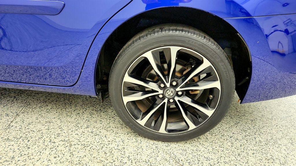 Used 2017 Toyota Corolla SE w/ Body Protection Package FWD image 9