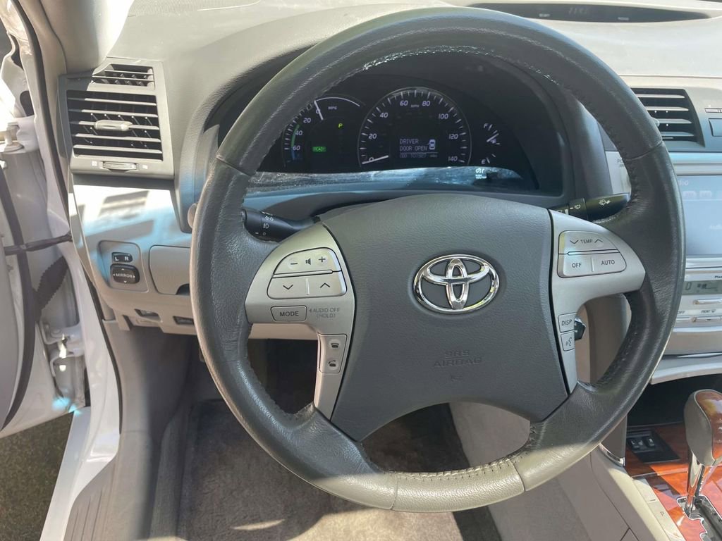 Used 2010 Toyota Camry Hybrid image 16