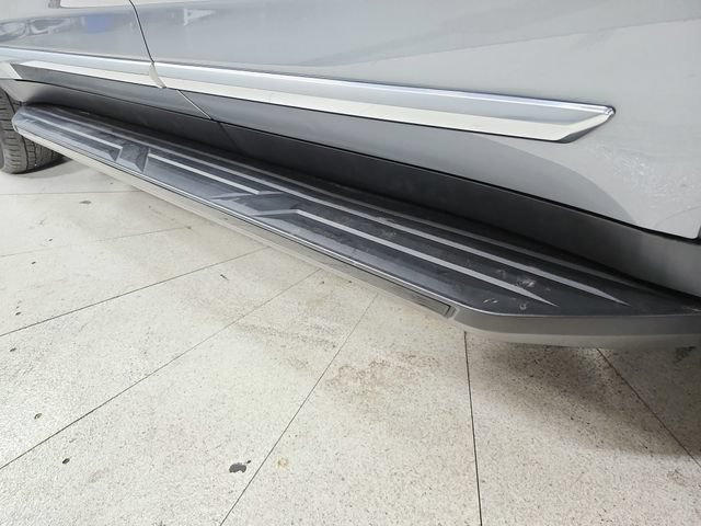 Used 2025 GMC Yukon Denali RWD image 49