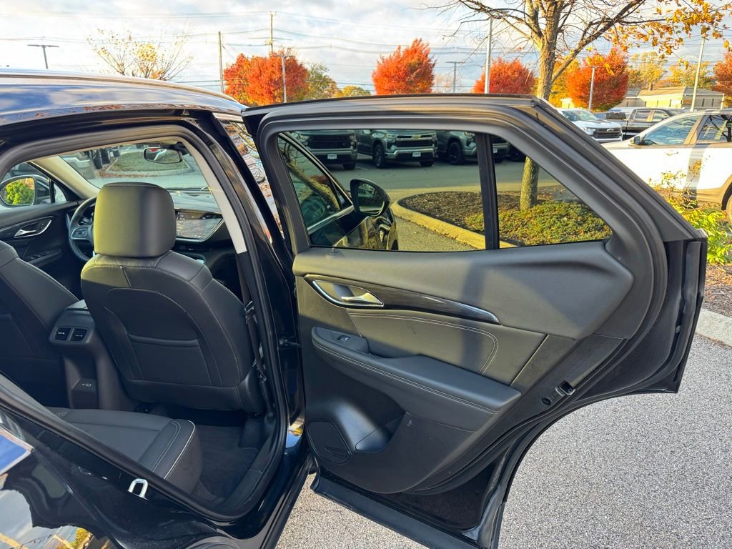 Used 2022 Buick Envision Essence w/ Safety Package image 20