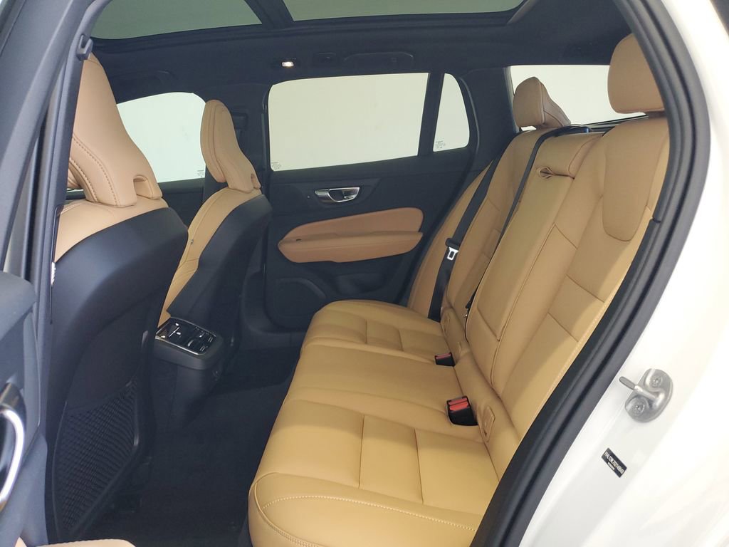 New 2025 Volvo V60 B5 Cross Country Ultra w/ Protection Package Premier image 13