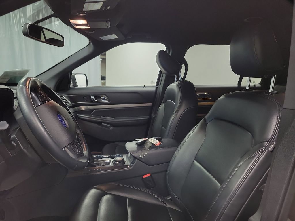 Used 2019 Ford Explorer XLT w/ Equipment Group 202A image 13