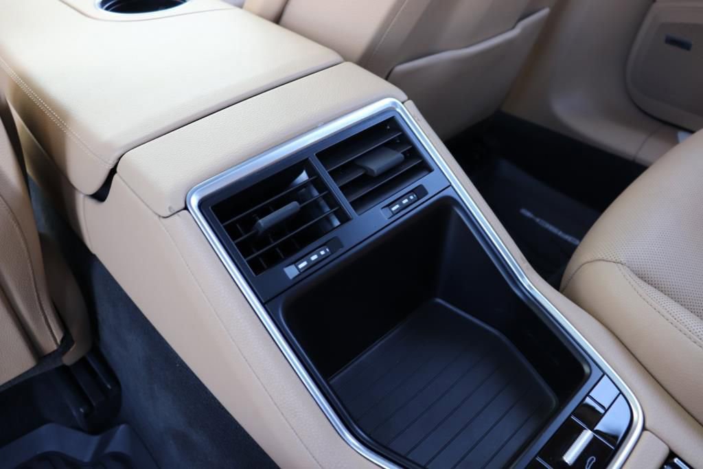 Used 2018 Porsche Panamera 4 image 67