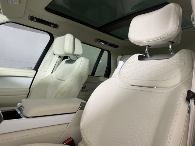 New 2026 Land Rover Range Rover SV AWD/4WD image 6