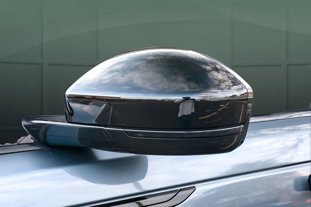 Used 2022 Land Rover Range Rover Velar R-Dynamic S image 34