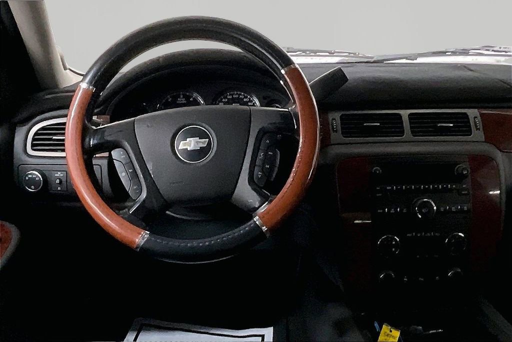 Used 2009 Chevrolet Avalanche LS image 10