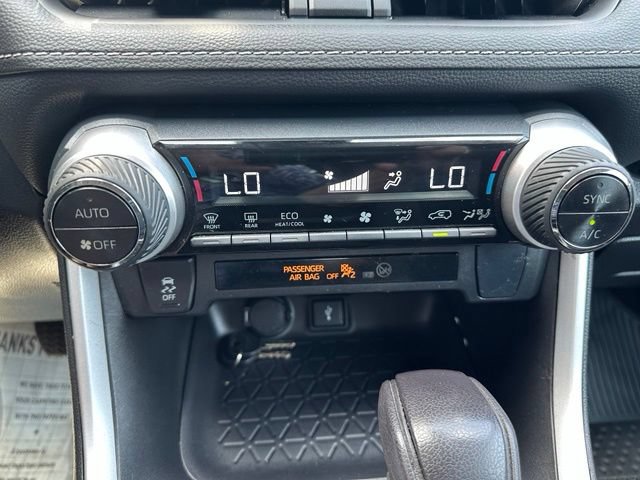 Used 2022 Toyota RAV4 LE AWD/4WD image 26