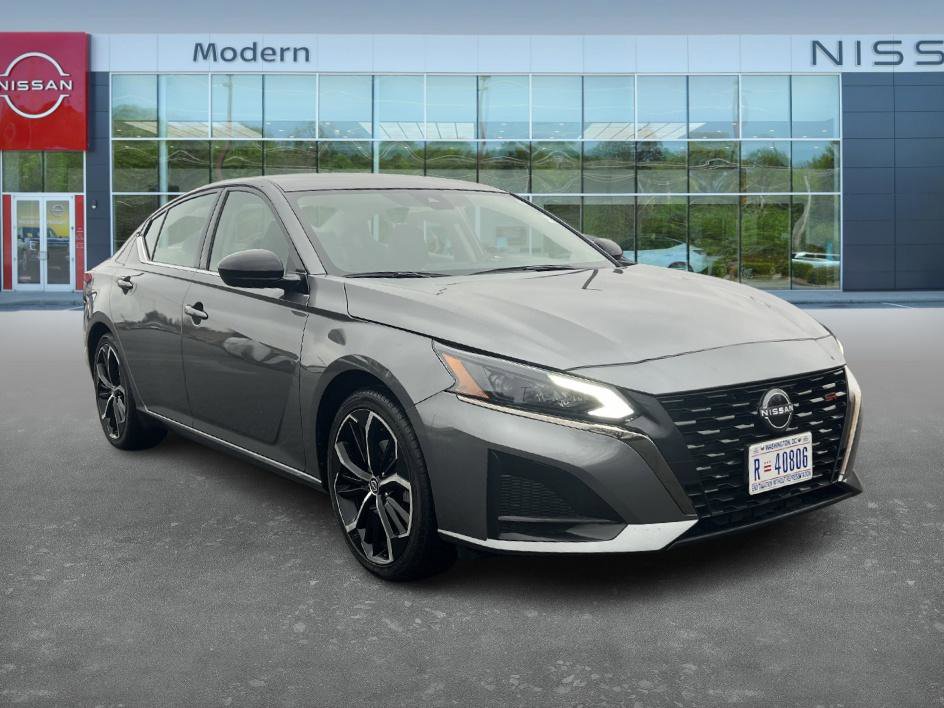 Certified 2024 Nissan Altima 2.5 SR image 3