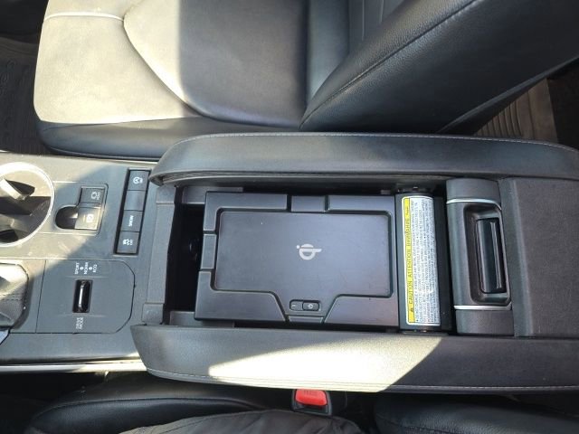 Used 2021 Toyota Highlander XLE FWD image 24