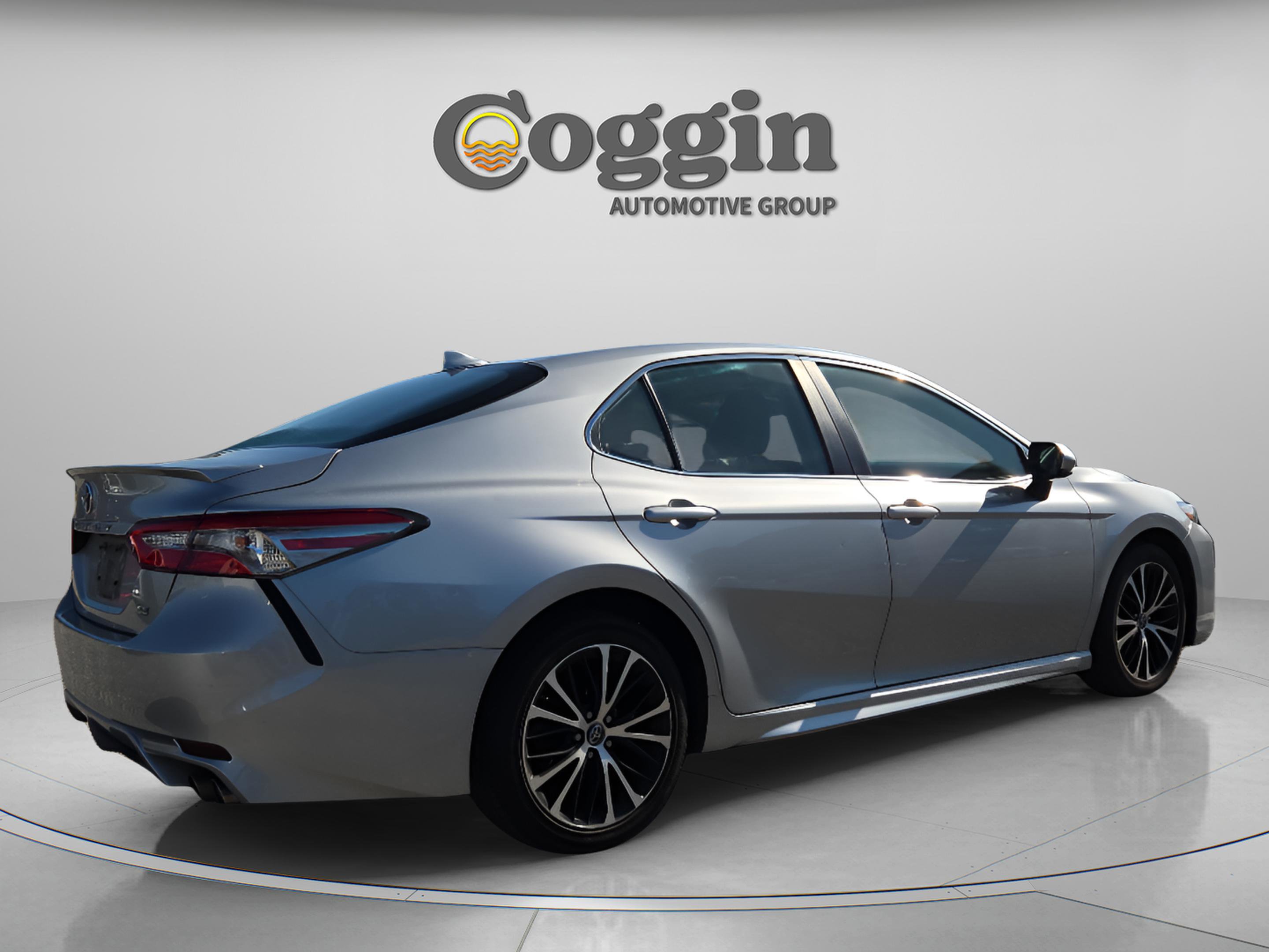 Used 2019 Toyota Camry SE FWD image 5