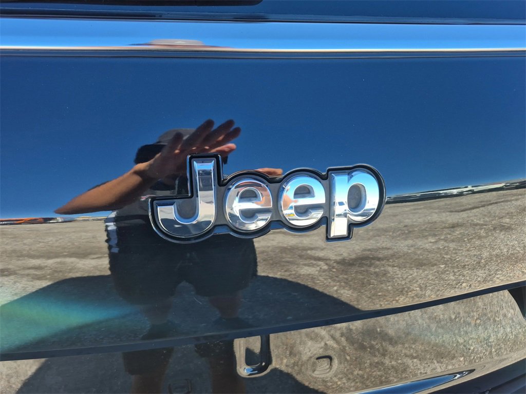 Used 2022 Jeep Grand Cherokee L Laredo w/ Luxury Tech Group I image 69