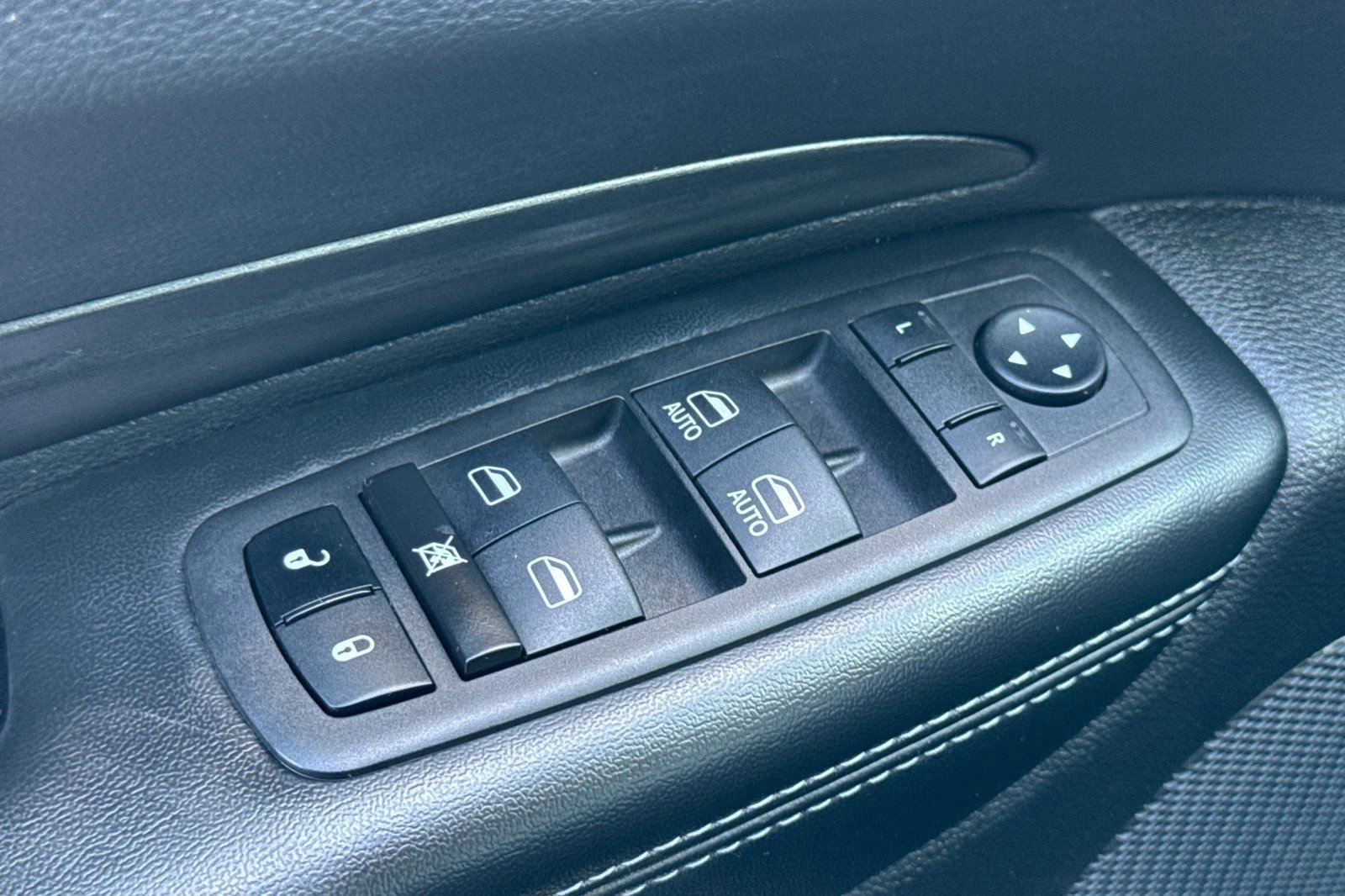 Used 2024 Dodge Durango SXT image 12