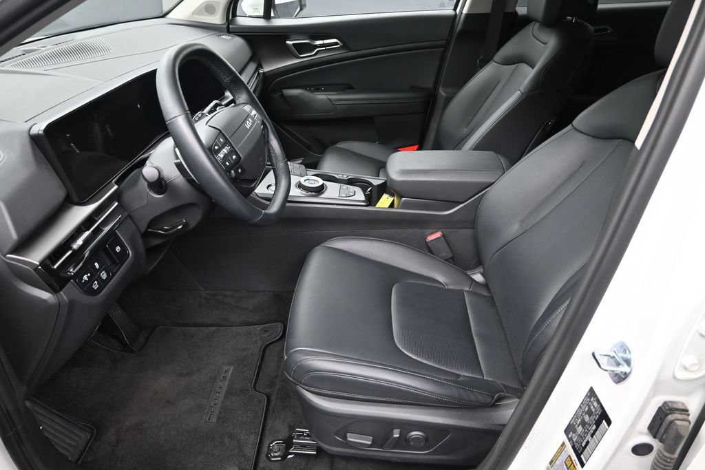 Certified 2026 Kia Sportage EX w/ EX Panoramic Sunroof Package AWD/4WD image 13