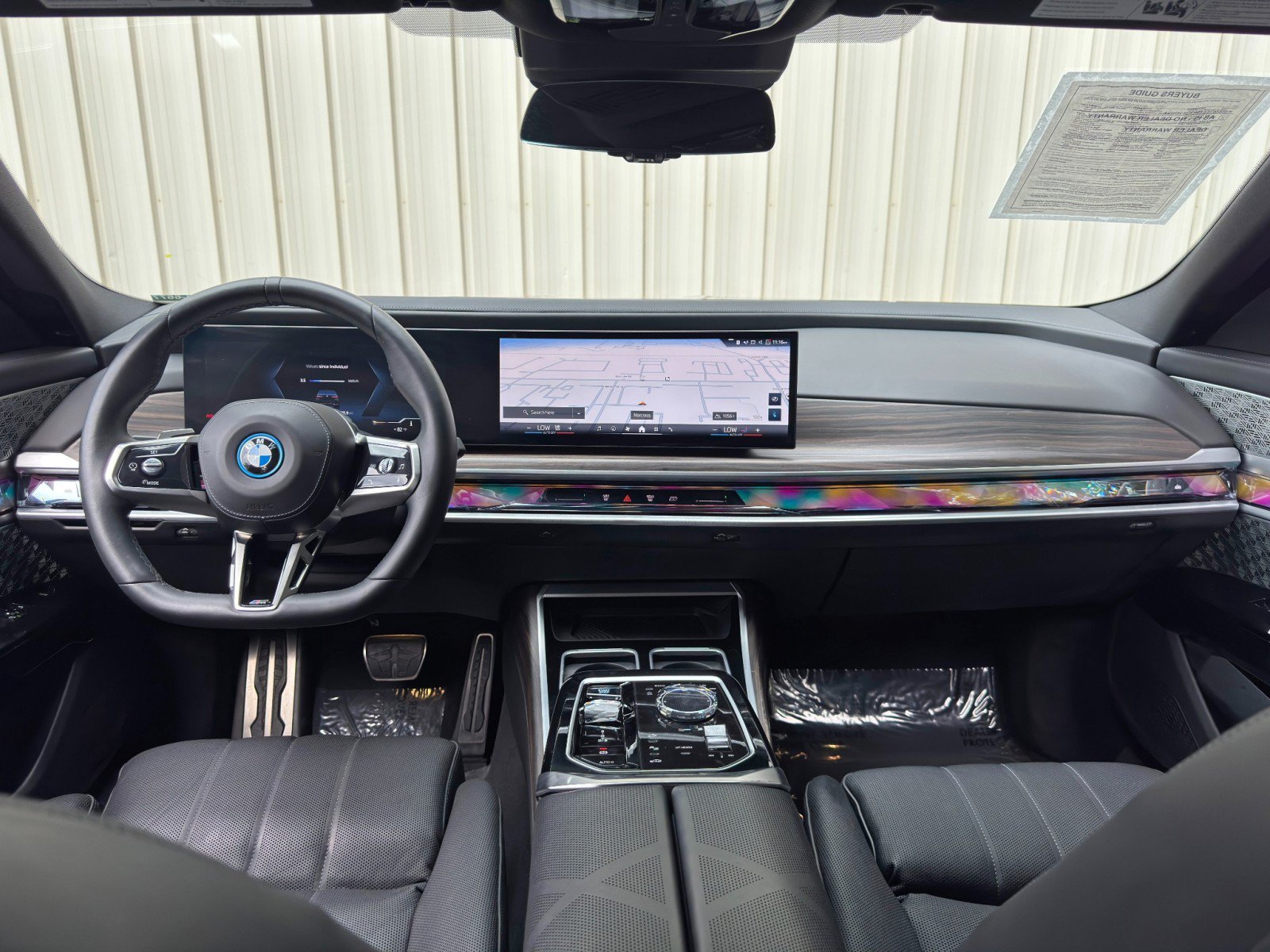 Used 2023 BMW i7 xDrive60 w/ Executive Package 2 AWD/4WD image 14