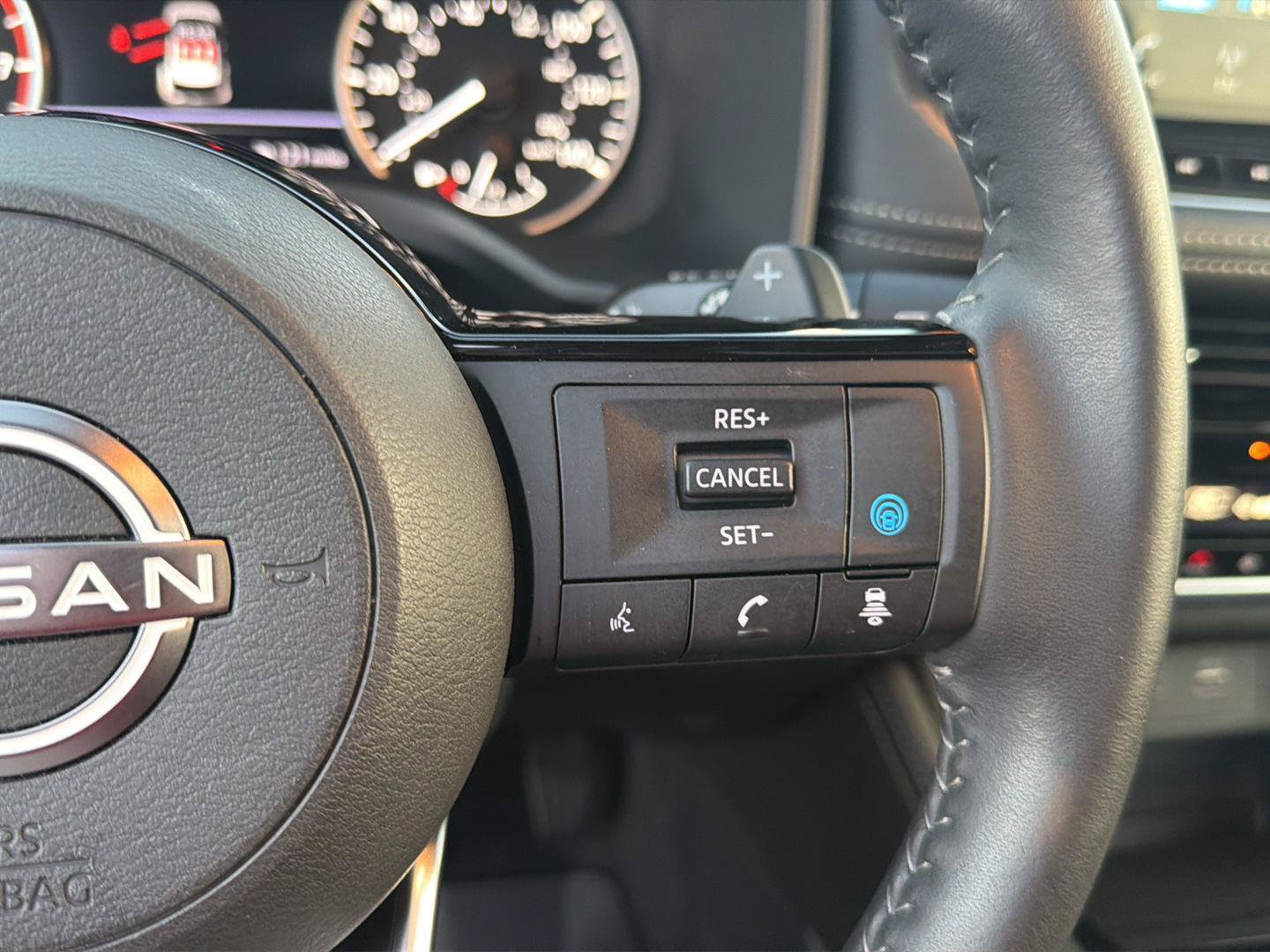 Used 2023 Nissan Rogue SL w/ SL Premium Package FWD image 22