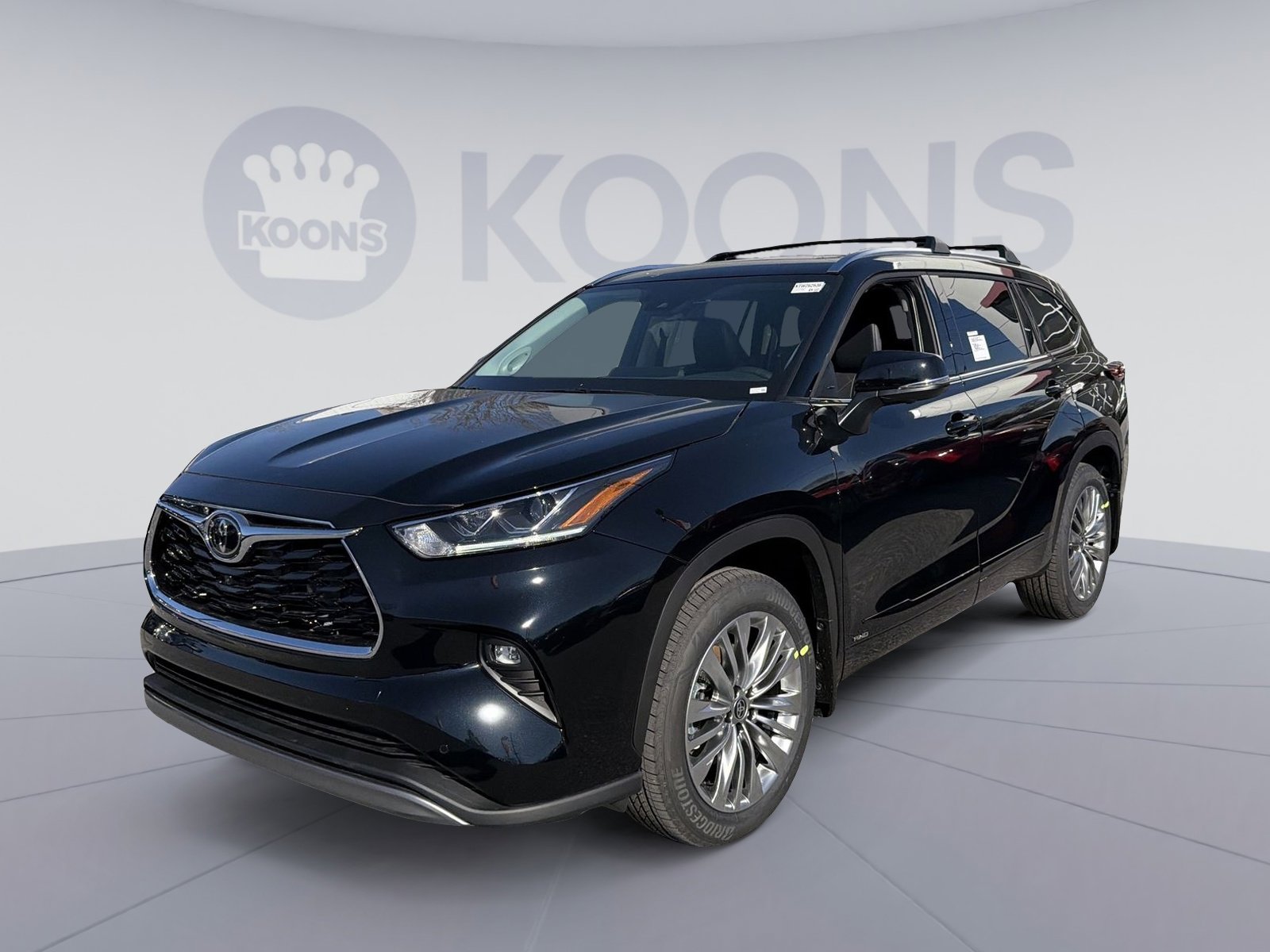 New 2026 Toyota Highlander Platinum image 1