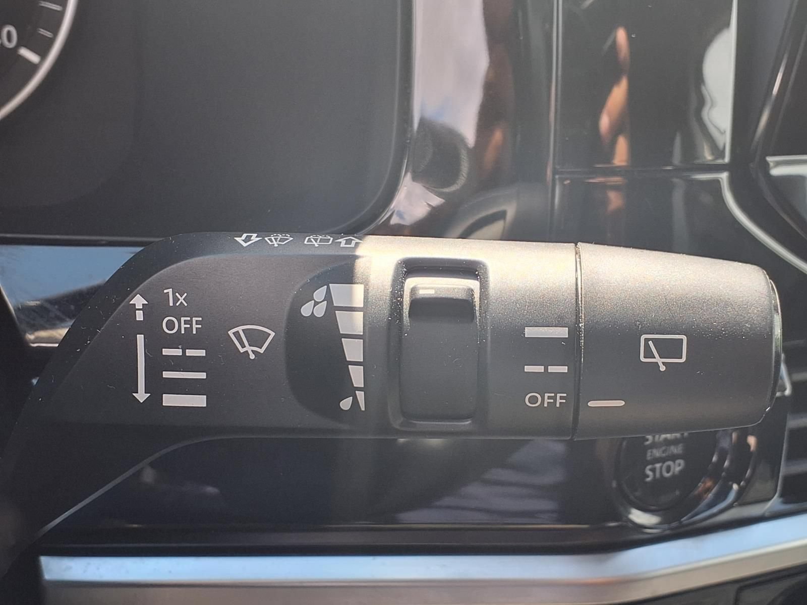Used 2025 Nissan Pathfinder SV FWD image 16