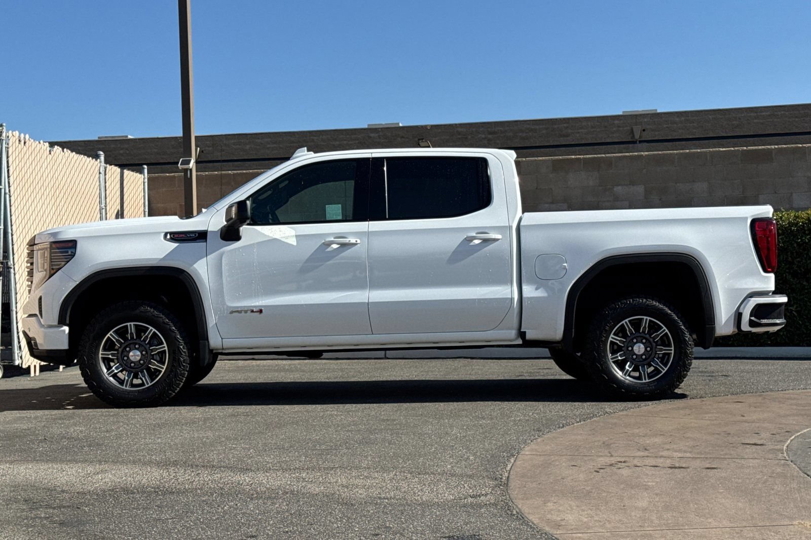 Certified 2025 GMC Sierra 1500 AT4 AWD/4WD image 7