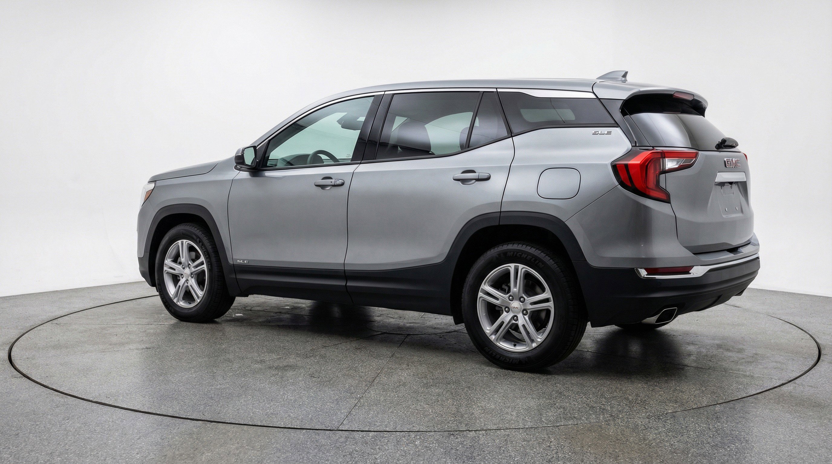 Used 2024 GMC Terrain SLE FWD image 6