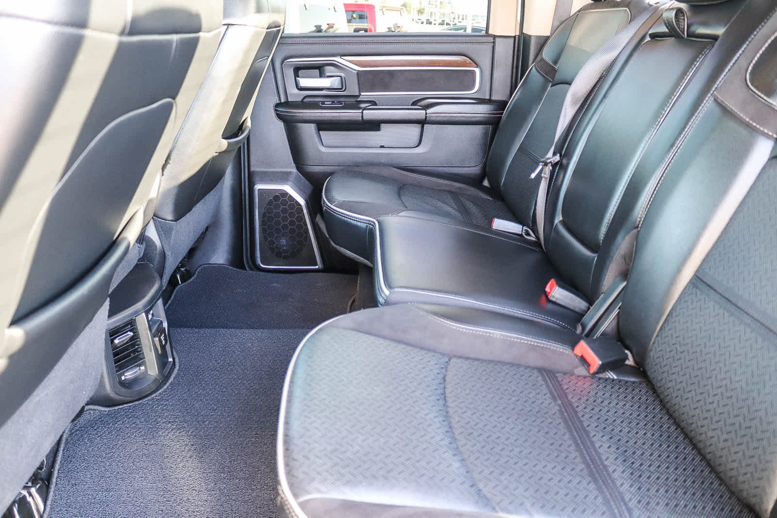 Used 2022 RAM 2500 Laramie AWD/4WD image 18
