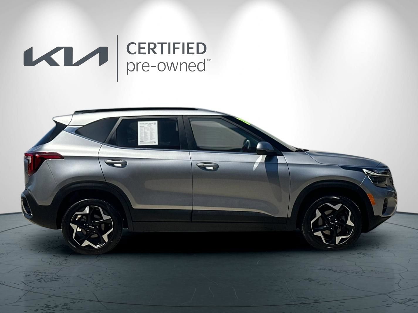 Certified 2024 Kia Seltos EX FWD image 3