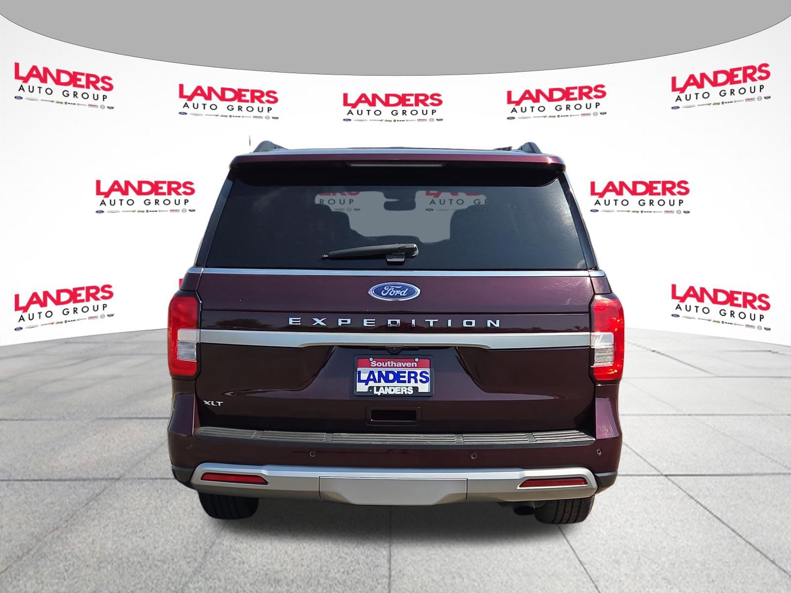 Used 2024 Ford Expedition XLT image 4