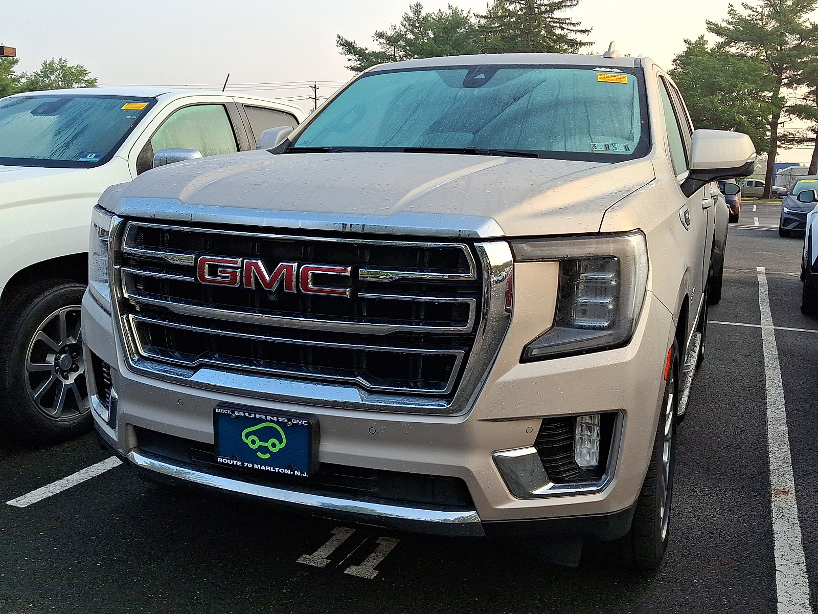 Certified 2021 GMC Yukon SLT w/ SLT Luxury Plus Package AWD/4WD image 2