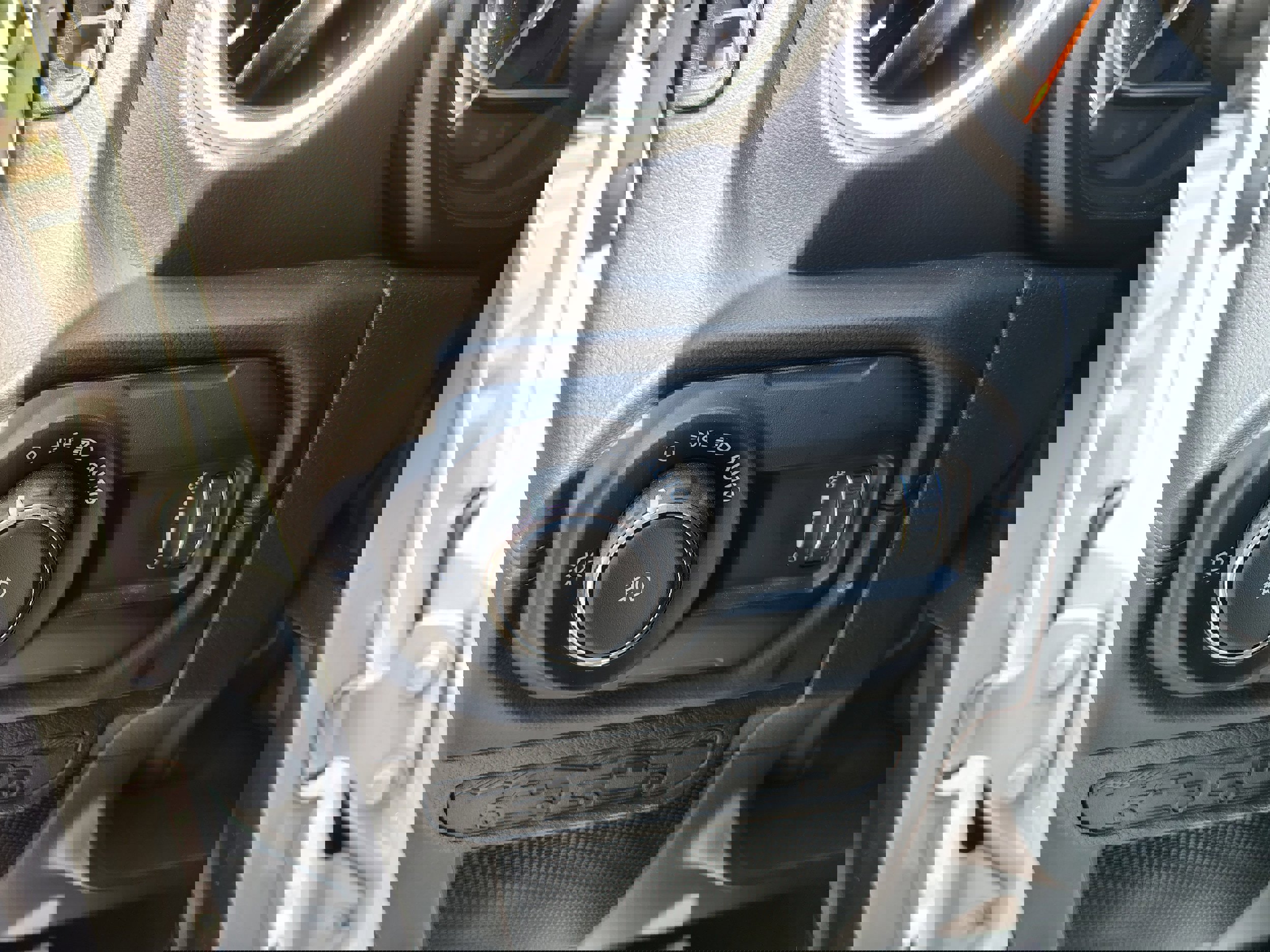 Certified 2024 Jeep Wrangler Sahara w/ Technology Group image 20